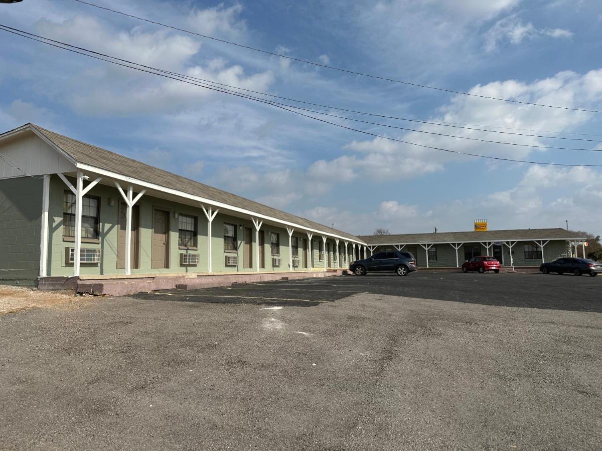 Llano Motel Екстериор снимка